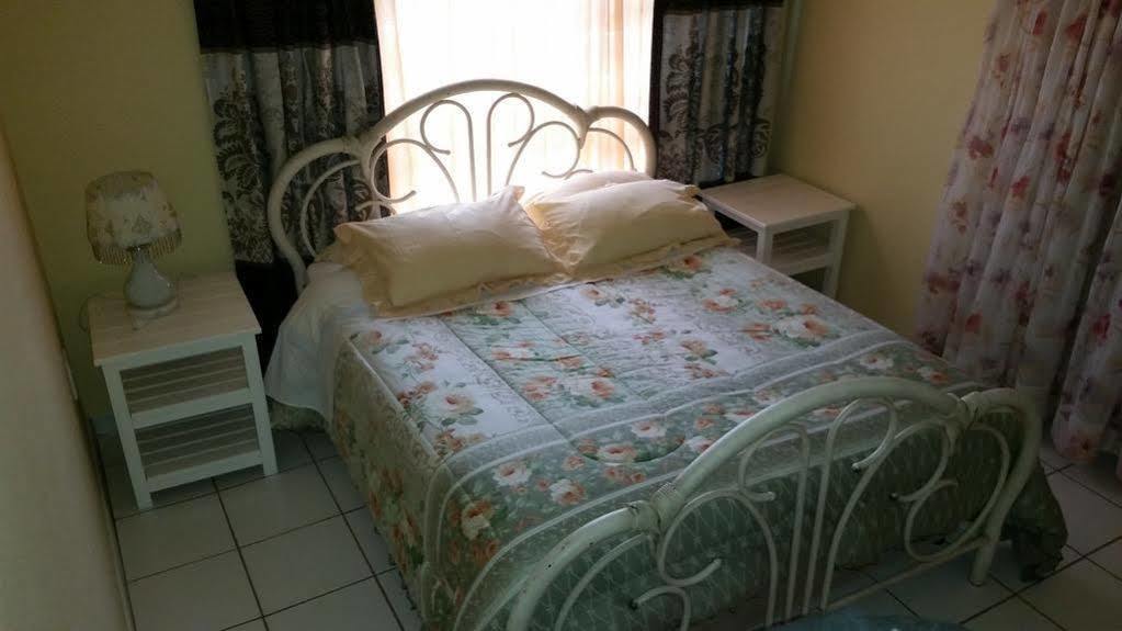 Ebenezer Guesthouse Bluewater Bay Port Elizabeth Eksteriør billede