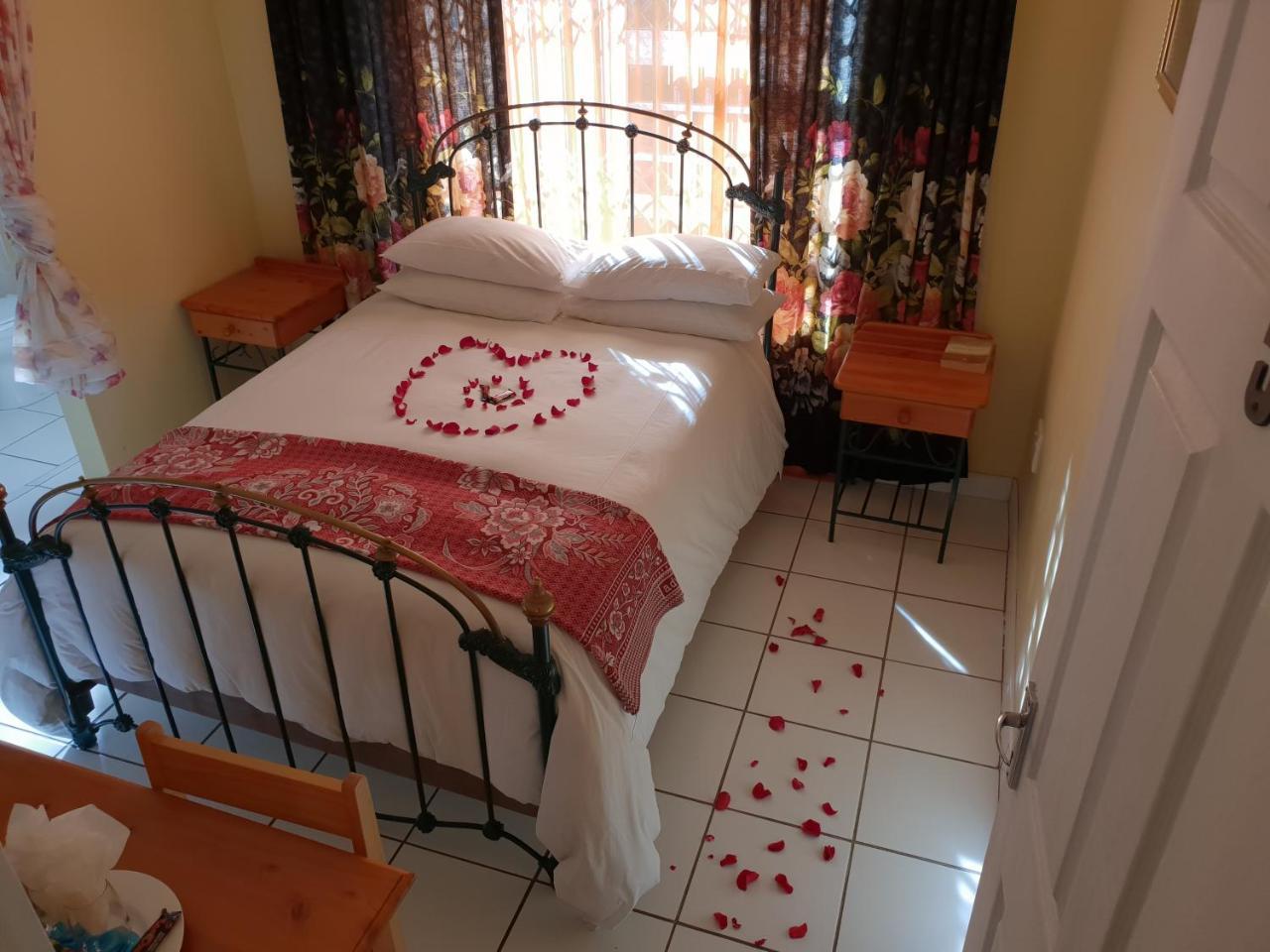 Ebenezer Guesthouse Bluewater Bay Port Elizabeth Eksteriør billede